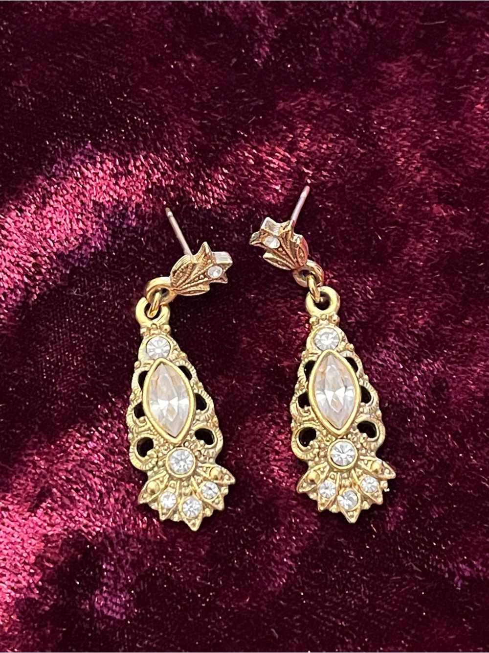 Vintage 1928 Jewelry Co Gold Filigree Crystal Drop Dangle Earrings – Victorian S